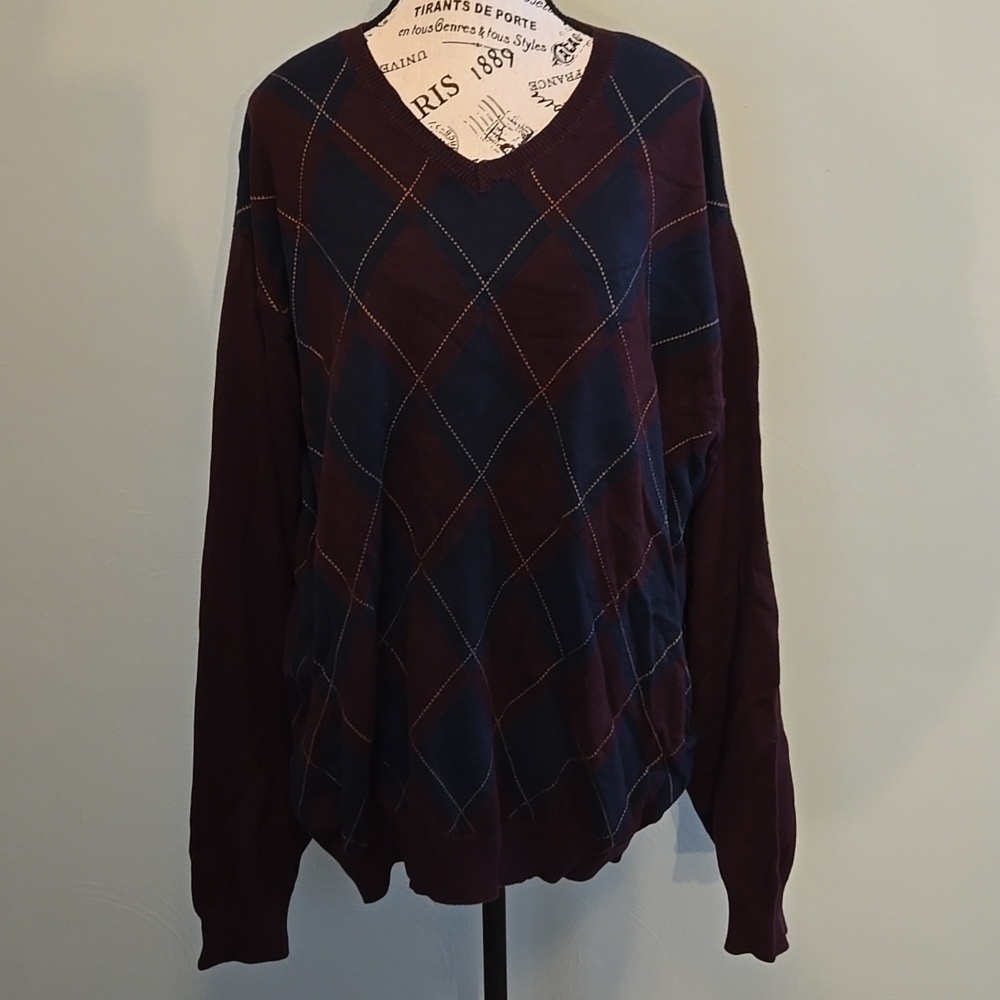 Printed V-neck Sweater